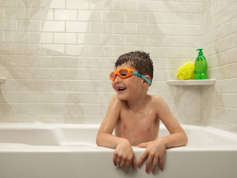 kid-in-tub-768x576